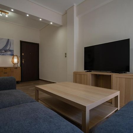 Max Blue Apartment, A Stay Like No Other Piraeus Luaran gambar