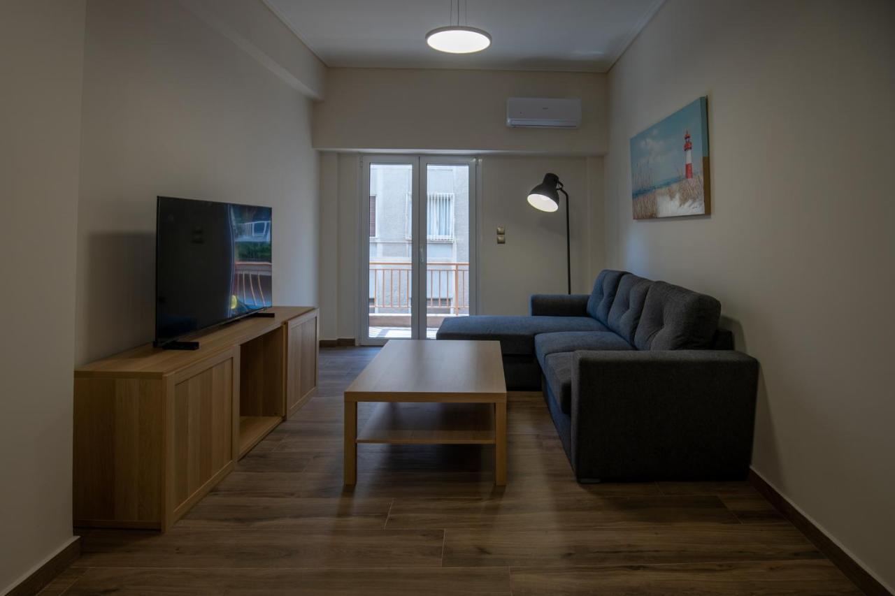 Max Blue Apartment, A Stay Like No Other Piraeus Luaran gambar
