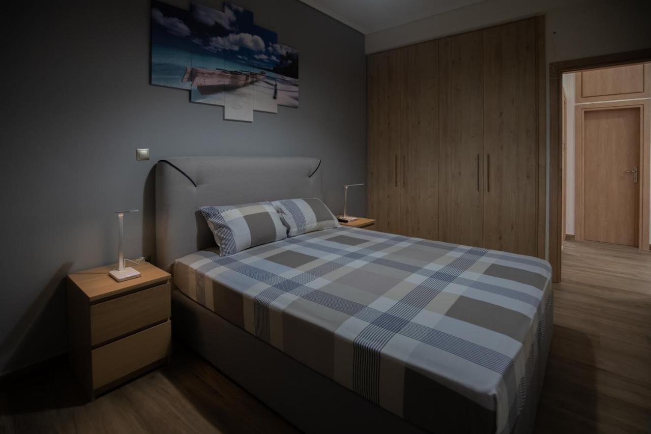 Max Blue Apartment, A Stay Like No Other Piraeus Luaran gambar