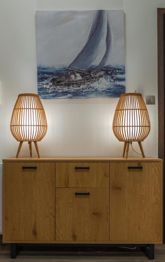 Max Blue Apartment, A Stay Like No Other Piraeus Luaran gambar