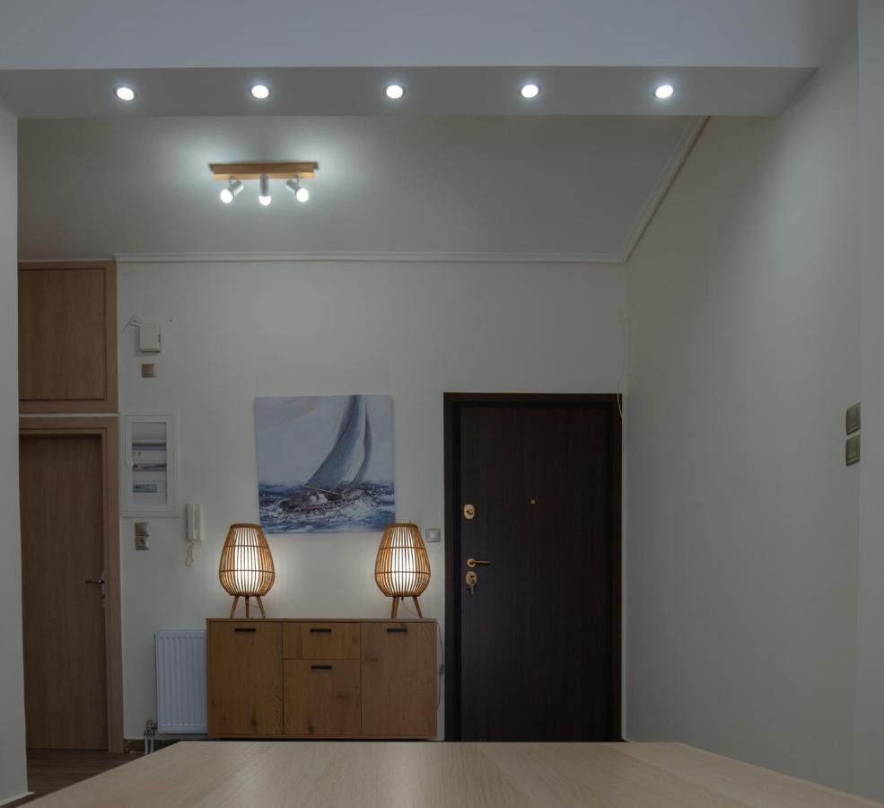 Max Blue Apartment, A Stay Like No Other Piraeus Luaran gambar