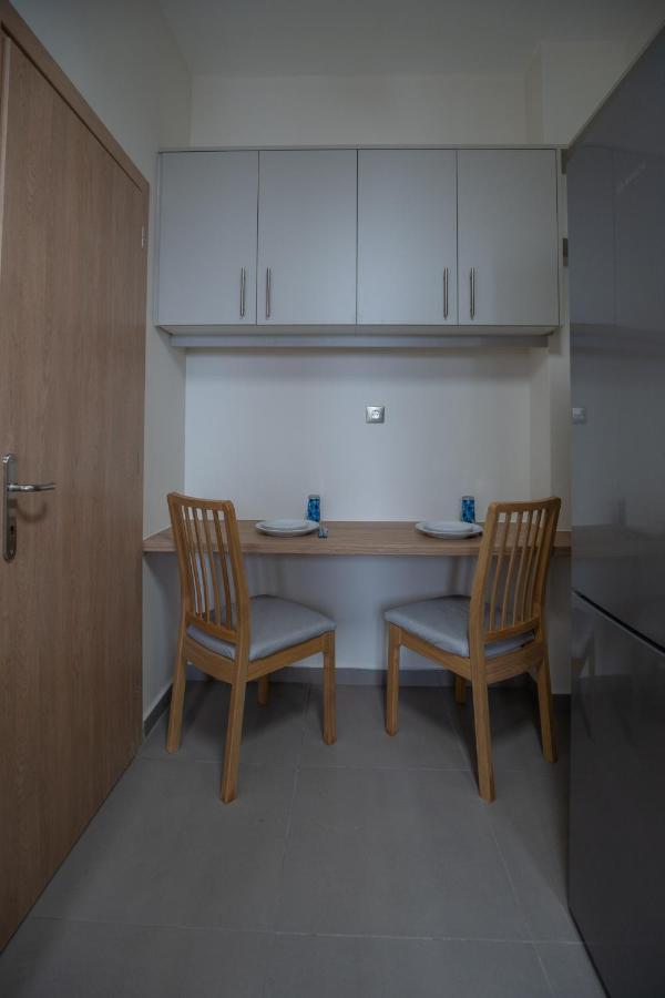 Max Blue Apartment, A Stay Like No Other Piraeus Luaran gambar
