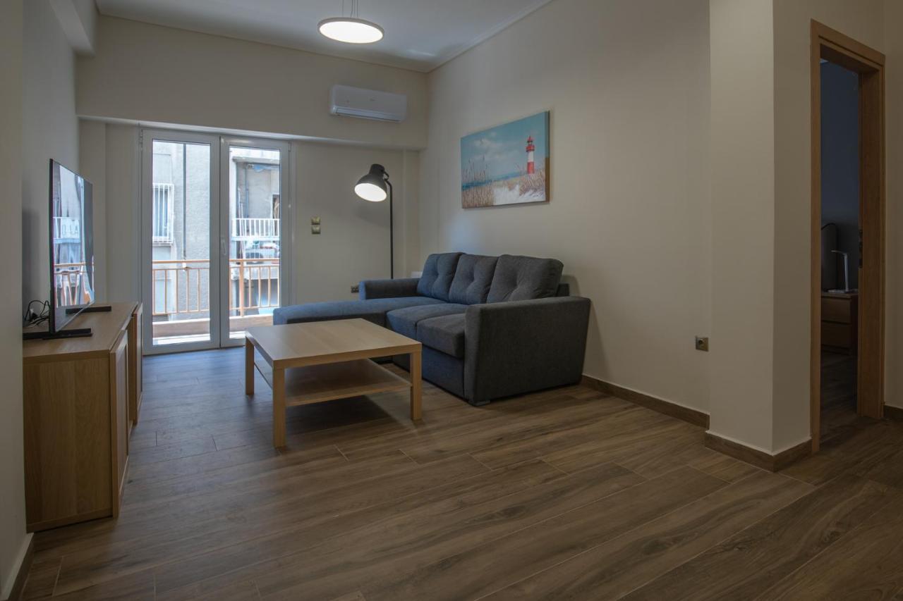 Max Blue Apartment, A Stay Like No Other Piraeus Luaran gambar