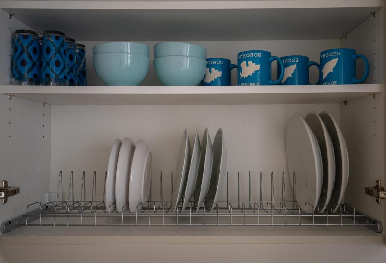 Max Blue Apartment, A Stay Like No Other Piraeus Luaran gambar