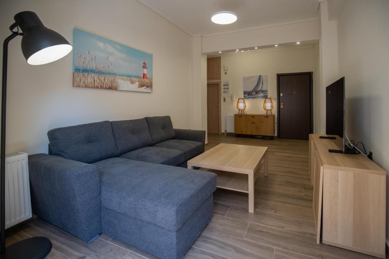 Max Blue Apartment, A Stay Like No Other Piraeus Luaran gambar